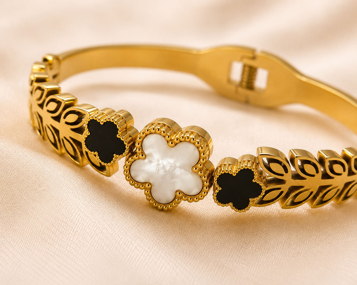 Gold Noir Clover Bracelet
