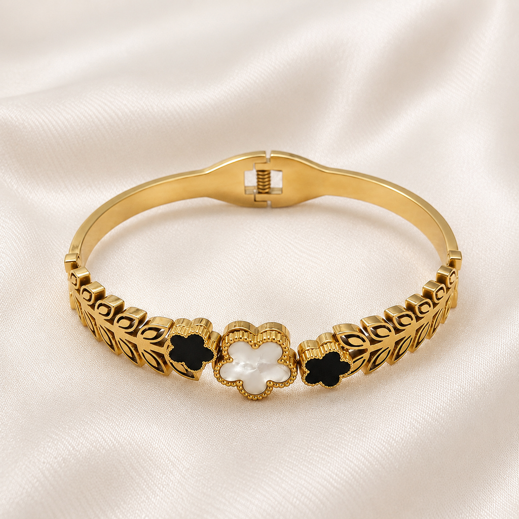 Gold Noir Clover Bracelet
