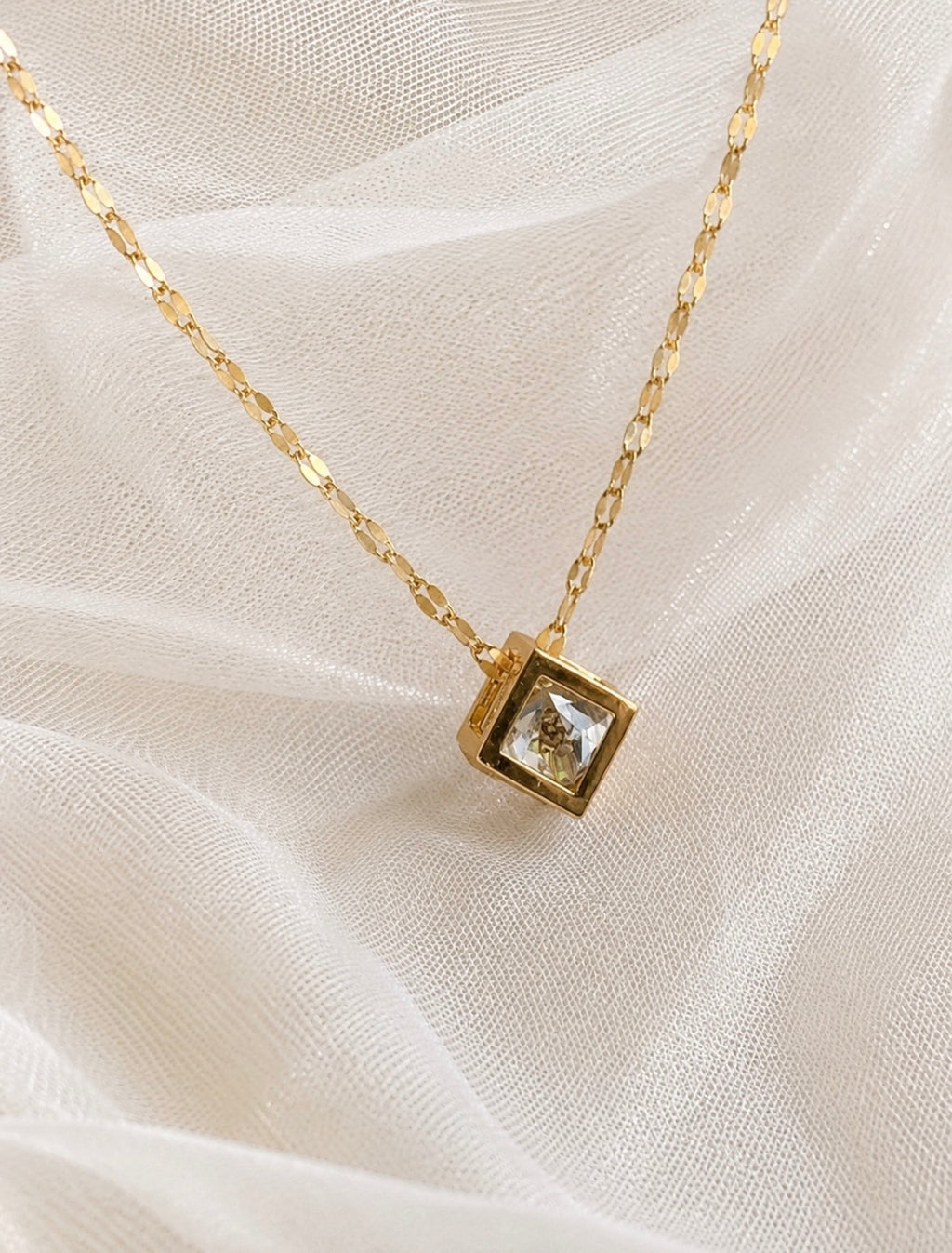 Collar Cubo de Luz