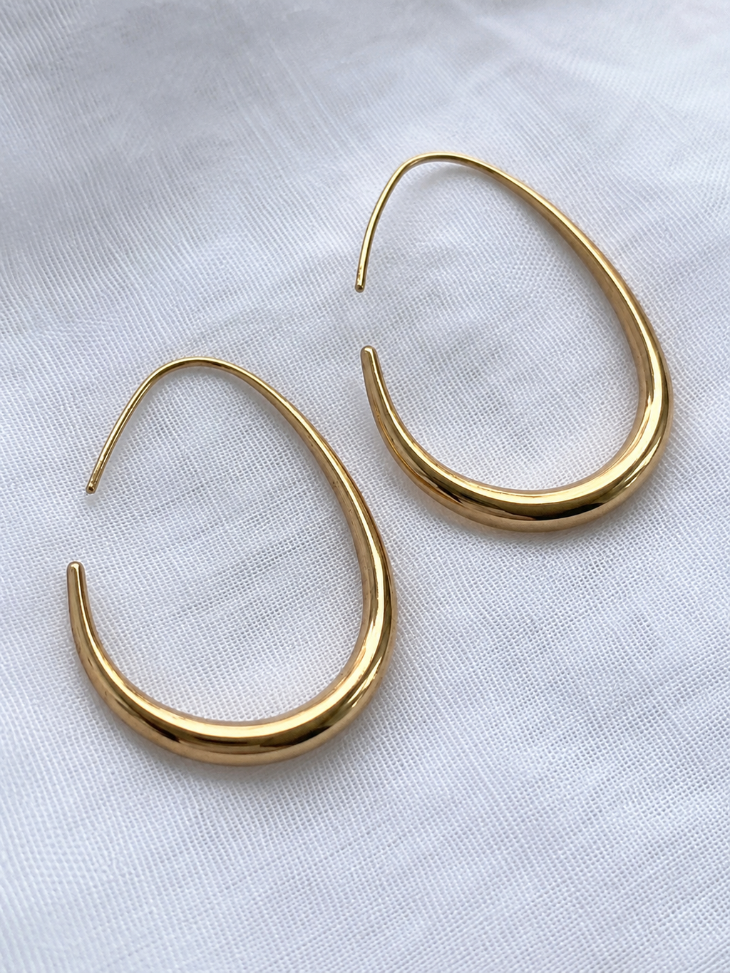 Aretes Aura Dorada | Acero 316L y Baño PVD 18K | Lady Ady