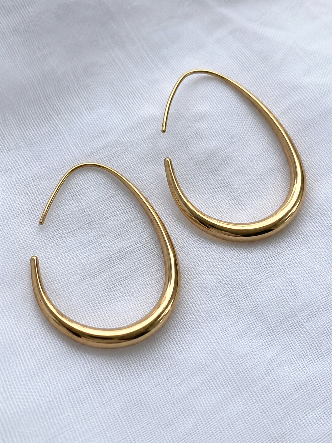 Aretes Aura Dorada | Acero 316L y Baño PVD 18K | Lady Ady