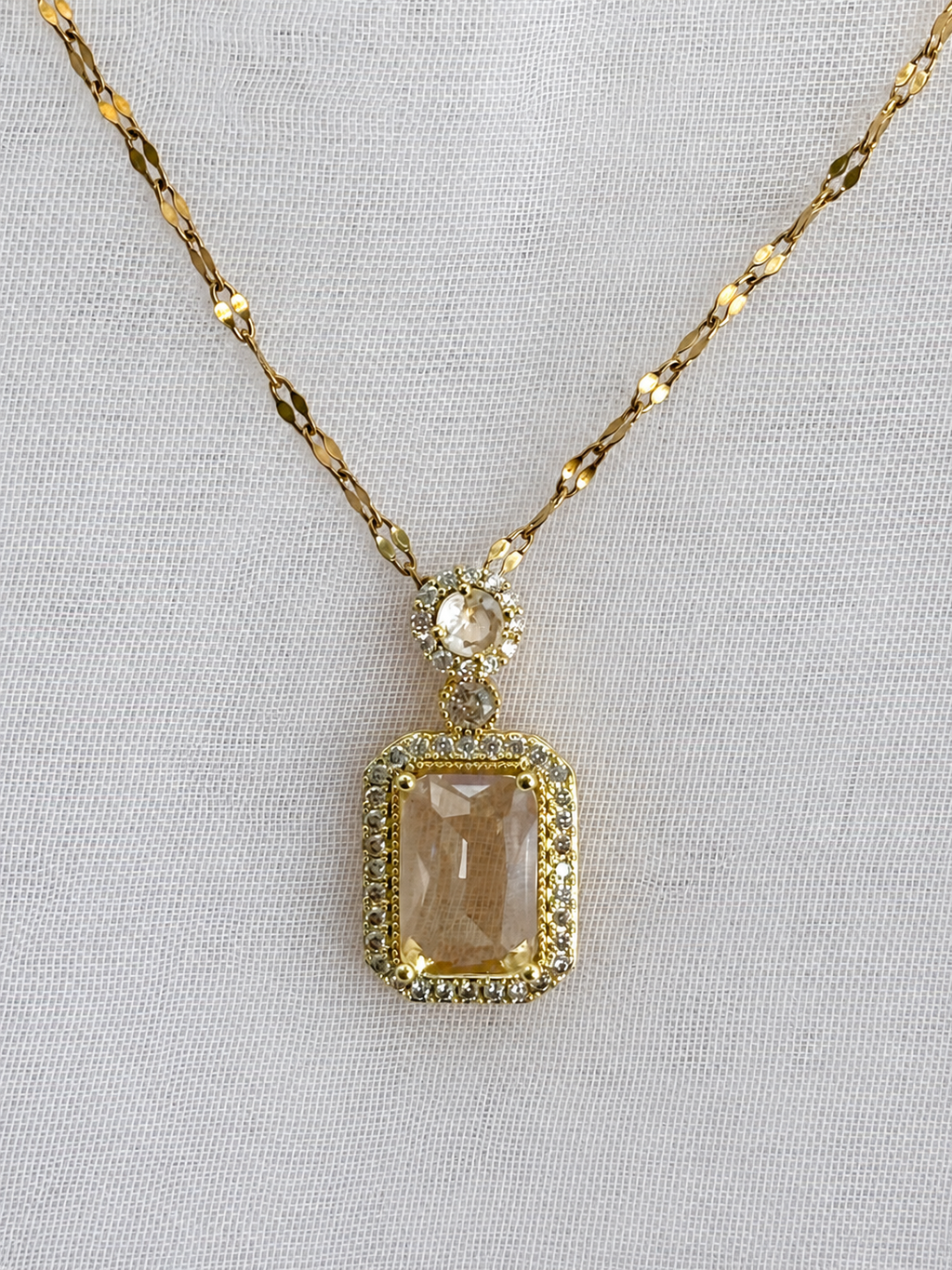 Collar Esencia Radiante | Acero 316L y Baño PVD 18K | Lady Ady