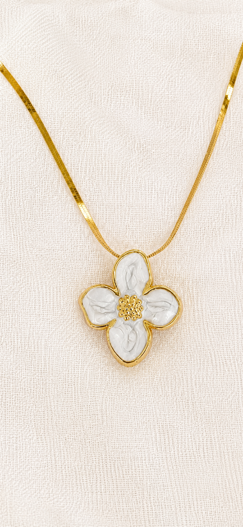 Collar Flor de Magnolia