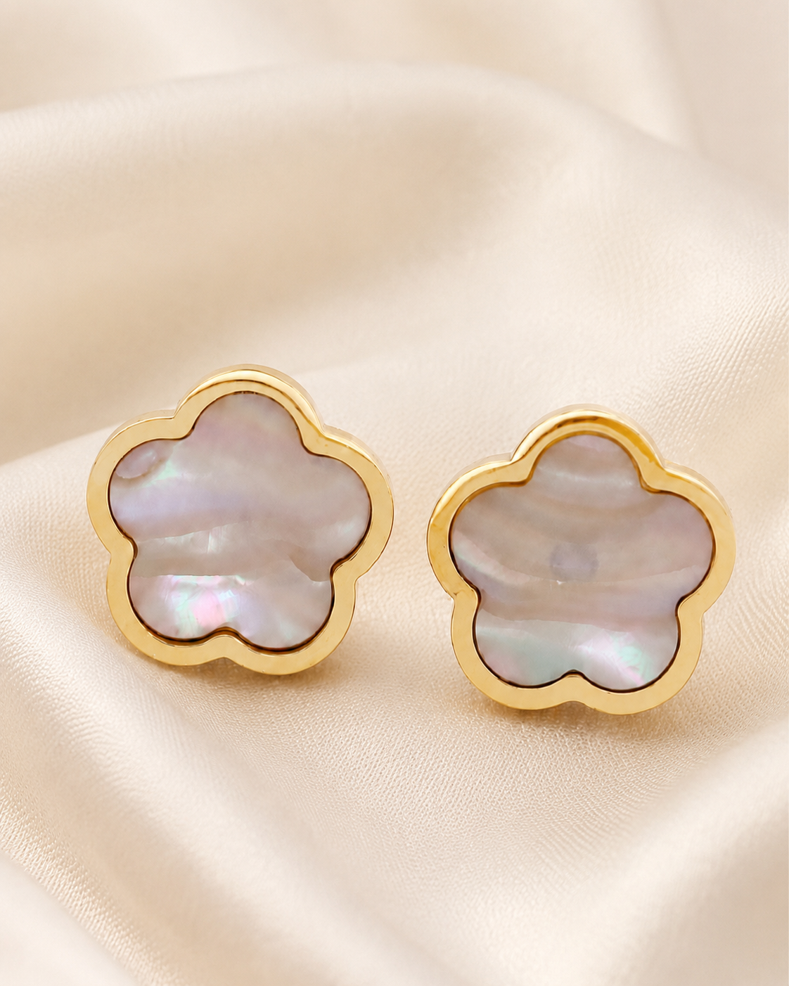 Aretes Flor Nácar Rosado